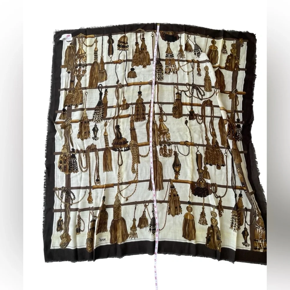 Mondi Chic Black and Cream Scarf